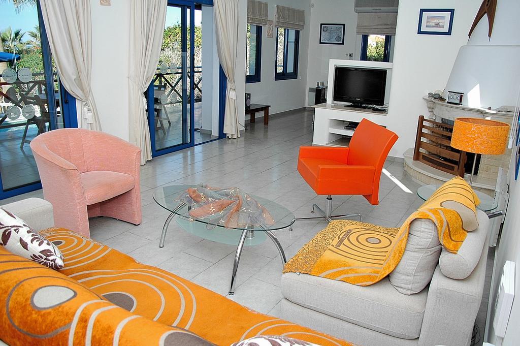 Kymmates Beach Front Villas Paphos Luaran gambar